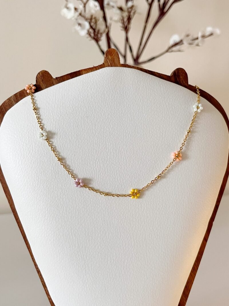 Daisy Necklace